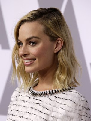 Margot Robbie Poster 3053685