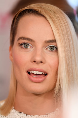 Margot Robbie Poster 3081157