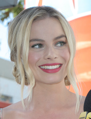 Margot Robbie Poster 3206333