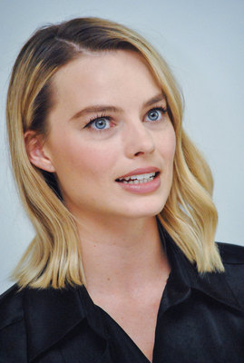 Margot Robbie Poster 3312220