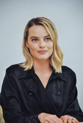 Margot Robbie Poster 3312250