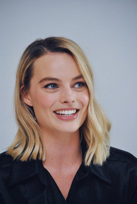 Margot Robbie Poster 3312251