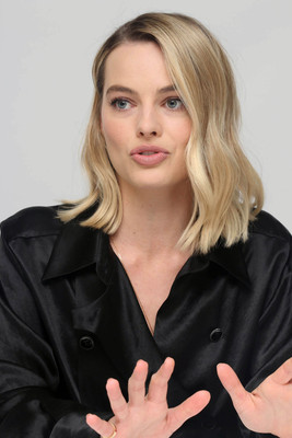 Margot Robbie Poster 3312287