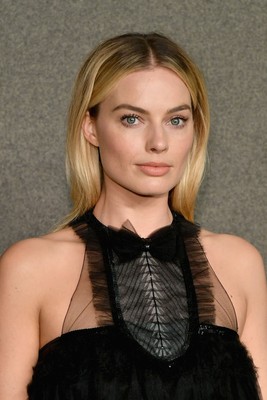 Margot Robbie Poster 3802859