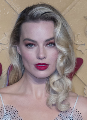 Margot Robbie Poster 3802896