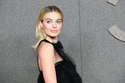 Margot Robbie Poster 3802915