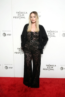 Margot Robbie Poster 3840013