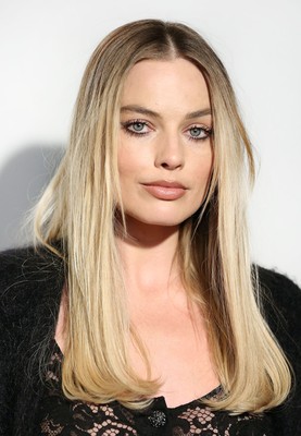 Margot Robbie Poster 3840038