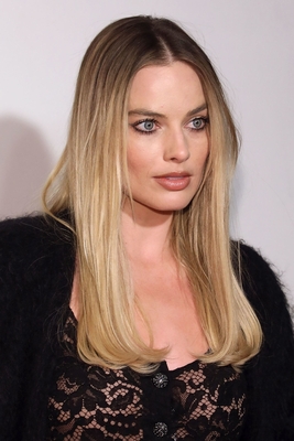 Margot Robbie Poster 3840044
