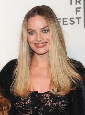 Margot Robbie Poster 3840053
