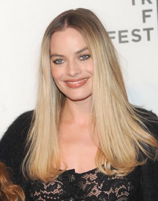 Margot Robbie Poster 3840060