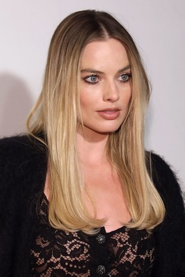 Margot Robbie Poster 3840065