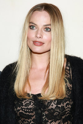 Margot Robbie Poster 3840079
