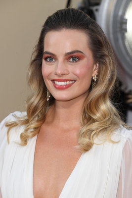 Margot Robbie Poster 3871992