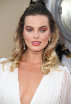 Margot Robbie Poster 3872106