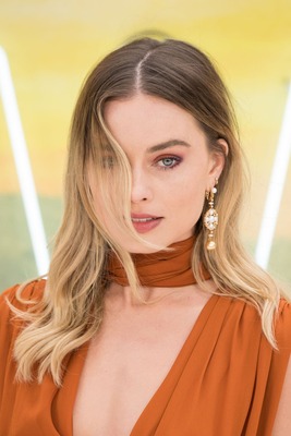 Margot Robbie Poster 3872209