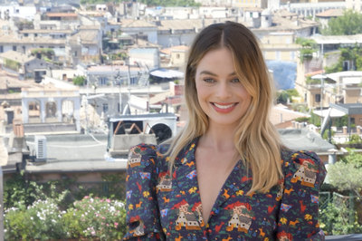 Margot Robbie Poster 3872233