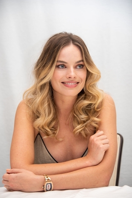 Margot Robbie Poster 3872246