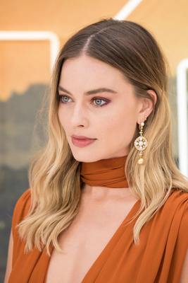 Margot Robbie Poster 3872313