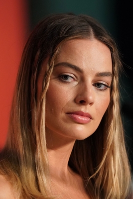Margot Robbie Poster 3872360