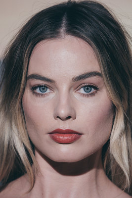 Margot Robbie Poster 3872482