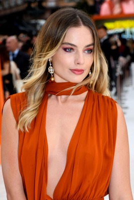 Margot Robbie Poster 3872511