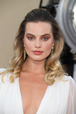 Margot Robbie Poster 3872513