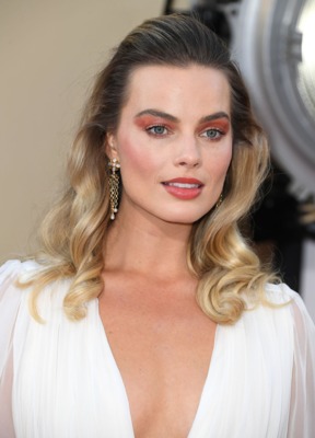 Margot Robbie Poster 3872538