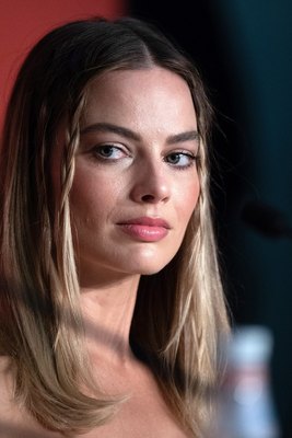 Margot Robbie Poster 3872539
