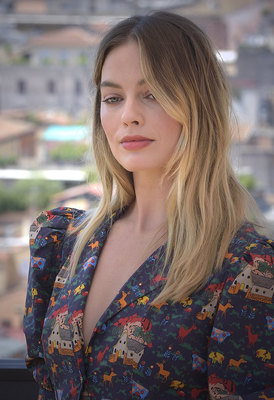Margot Robbie Poster 3872540