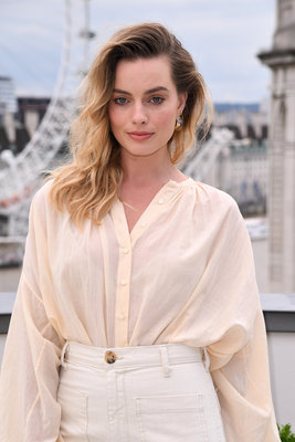 Margot Robbie Poster 3872551