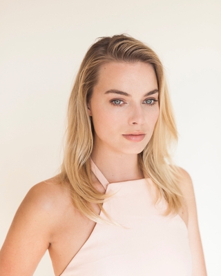 Margot Robbie Poster 3876556