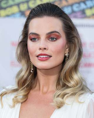 Margot Robbie Poster 3902620
