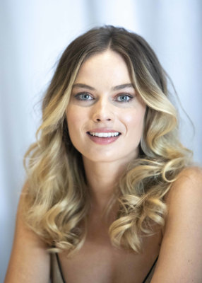 Margot Robbie Poster 3902683