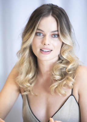 Margot Robbie Poster 3902725