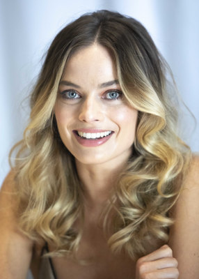 Margot Robbie Poster 3902773