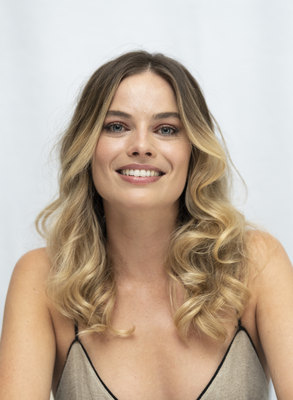 Margot Robbie Poster 3902854