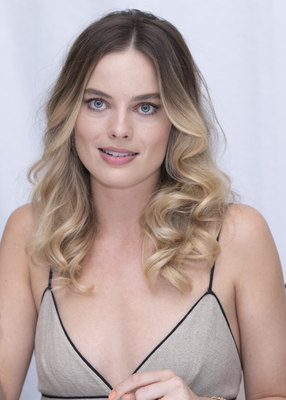 Margot Robbie Poster 3902866