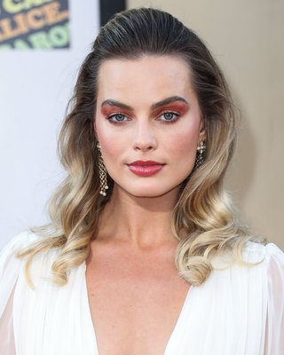 Margot Robbie Poster 3902940