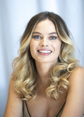 Margot Robbie Poster 3902943