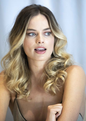 Margot Robbie Poster 3902944