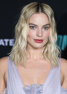 Margot Robbie Poster 3922572
