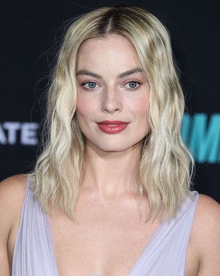 Margot Robbie Poster 3922628