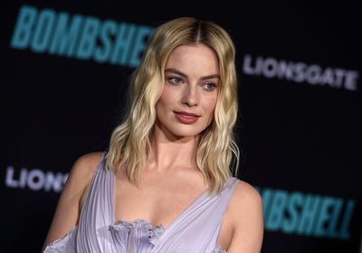 Margot Robbie Poster 3922743