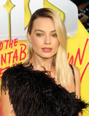 Margot Robbie Poster 3948762