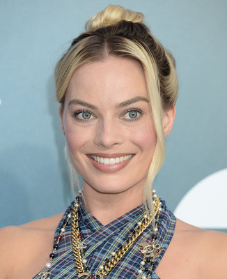 Margot Robbie Poster 3948806