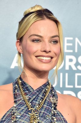 Margot Robbie Poster 3948807