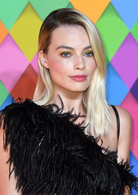 Margot Robbie Poster 3948815