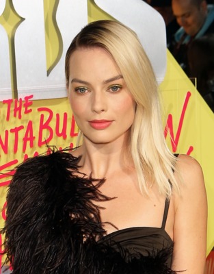 Margot Robbie Poster 3948829