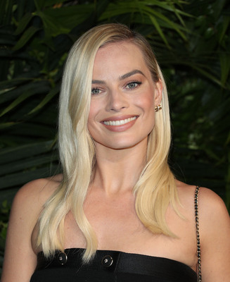 Margot Robbie Poster 3948839